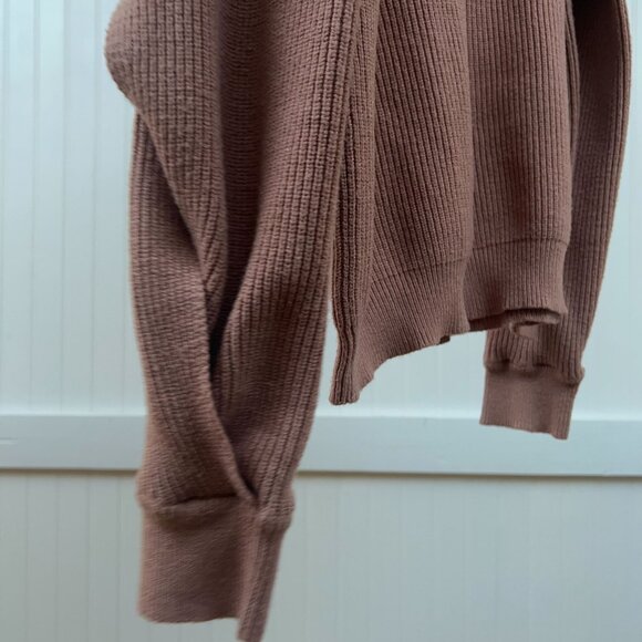 Oxford Sunday Women's Ribbed V-Neck Sweater Mauve Pink Cold Shoulder Knit Top - Picture 5 of 10